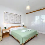 Apartment And Antee
