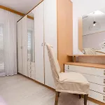 Apartment And Antee *