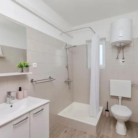 And Antee Apartment *