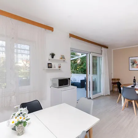 And Antee Apartment