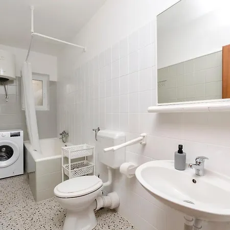 Apartment And Antee Vodice