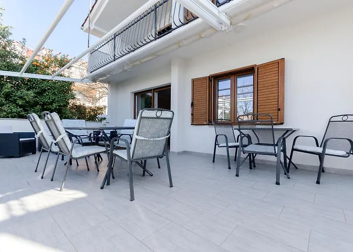 And Antee Apartment *