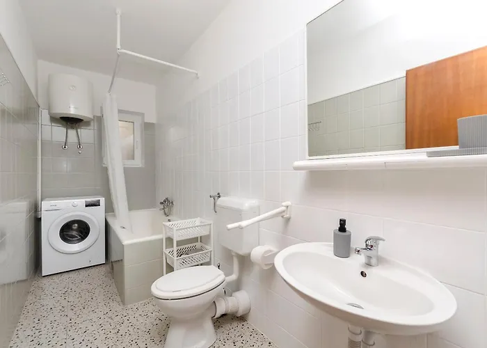 Apartment And Antee Vodice